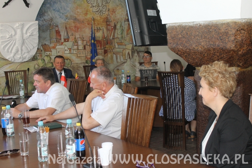 Droga do Piniewa - umowa