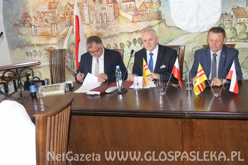 Droga do Piniewa - umowa