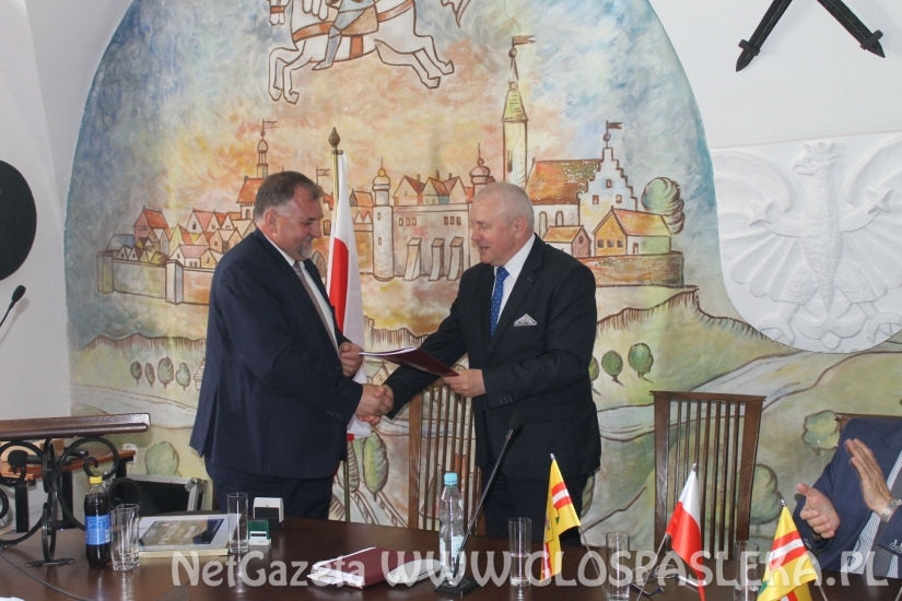 Droga do Piniewa - umowa