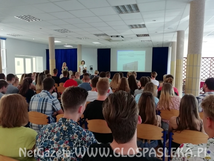 Podsumowanie projektów PO WER i Erasmus+ w ZSEiT