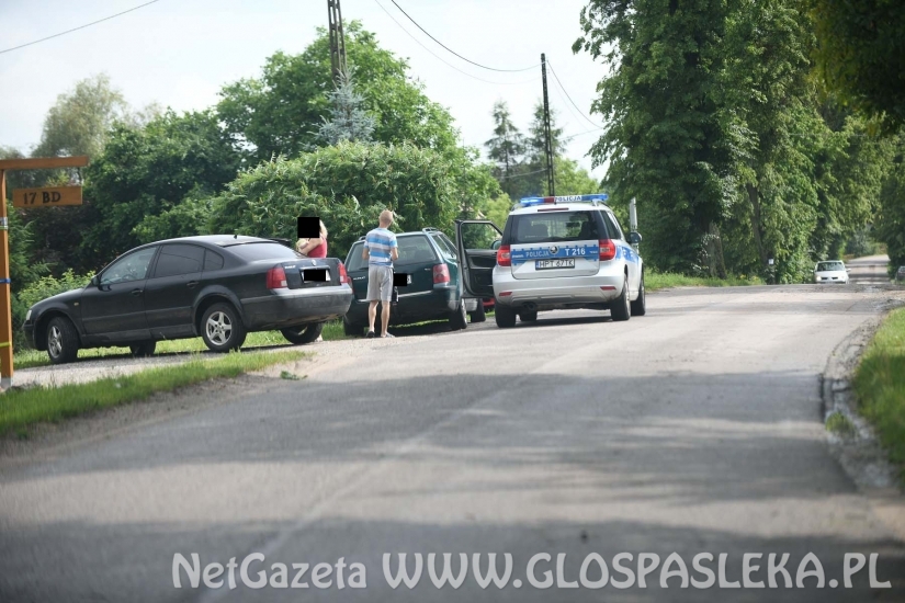 Traktor z samochodem osobowym