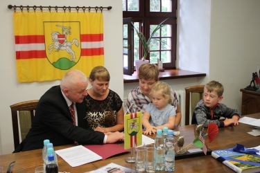 Podpisanie umów na realizację zadań publicznych