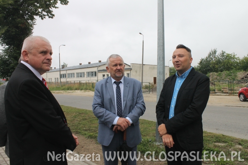 Można chodzić oficjalnie