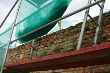 Trwa remont murów obronnych