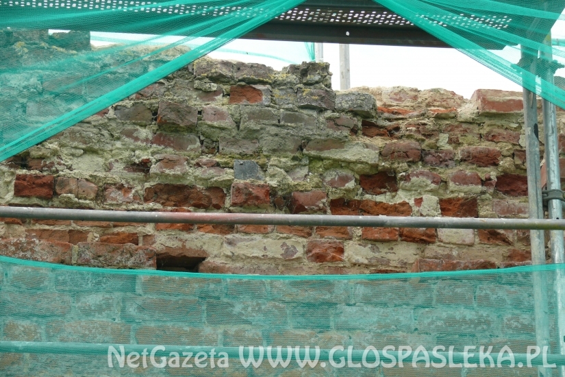 Trwa remont murów obronnych