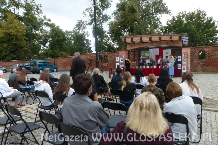 Narodowe Czytanie na pl. św. Wojciecha
