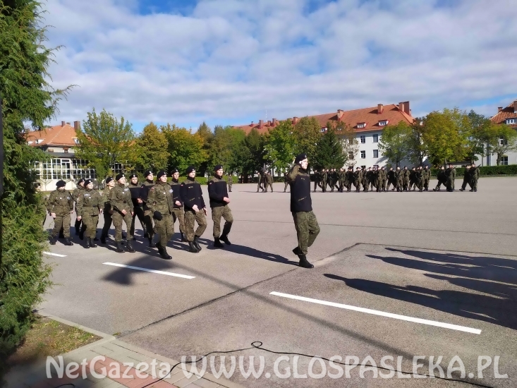 Mundurowi z ZSEiT na obozie szkoleniowym