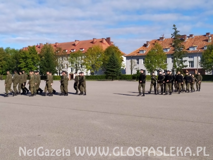 Mundurowi z ZSEiT na obozie szkoleniowym