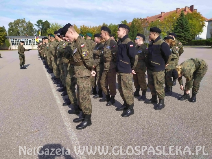 Mundurowi z ZSEiT na obozie szkoleniowym