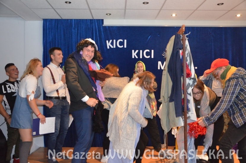 Ślubowanie i otrzęsiny pierwszych klas w ZSEiT