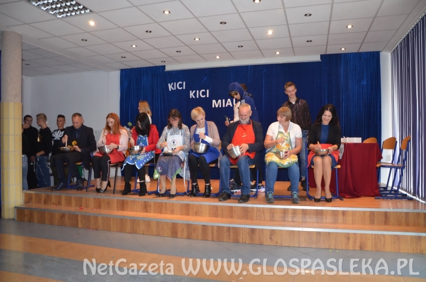 Ślubowanie i otrzęsiny pierwszych klas w ZSEiT