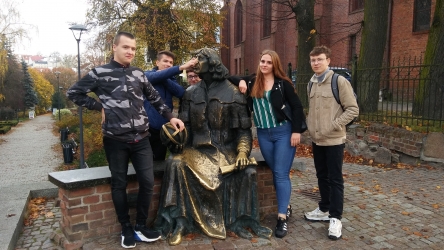 Znawcy historii Warmii i Mazur z ZS w Pasłęku