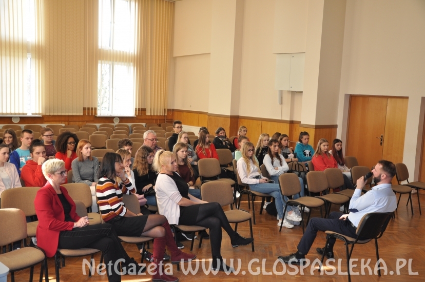 OGÓLNOPOLSKI TYDZIEŃ KARIERY W ZESPOLE SZKÓŁ W PASŁĘKU