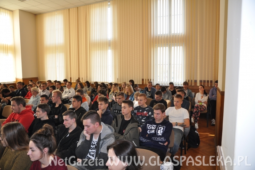 OGÓLNOPOLSKI TYDZIEŃ KARIERY W ZESPOLE SZKÓŁ W PASŁĘKU