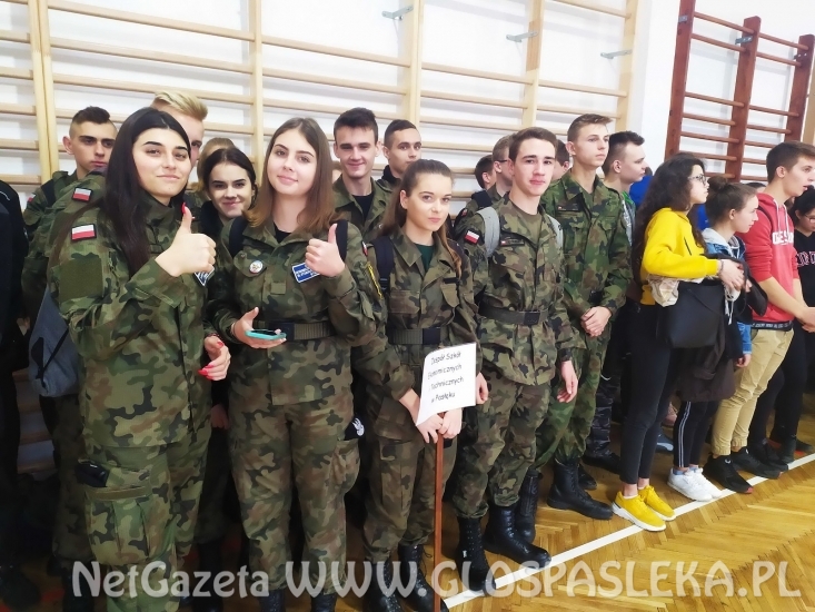 Kadeci ZSEiT sprawni jak policjanci