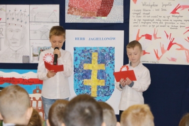 SP nr 1 z nowym sztandarem