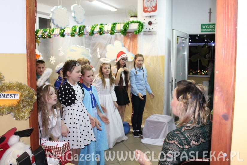 Galeria w świetlicy Pomost