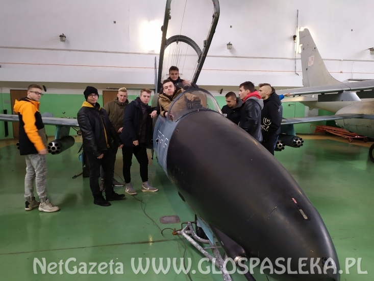 Z ZSEiT do bazy lotnictwa w Malborku