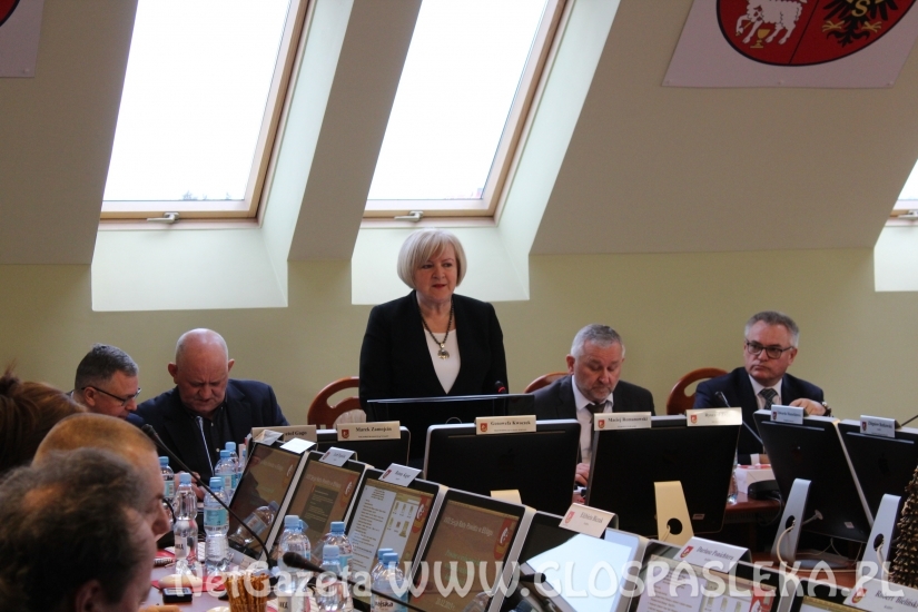 Radni uchwali budżet powiatu