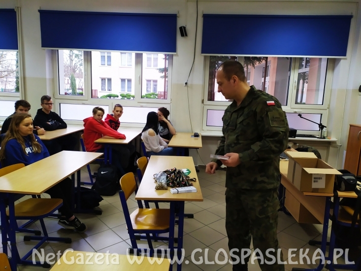 Wojskowa Komenda Uzupełnień z wizytą w ZSEiT