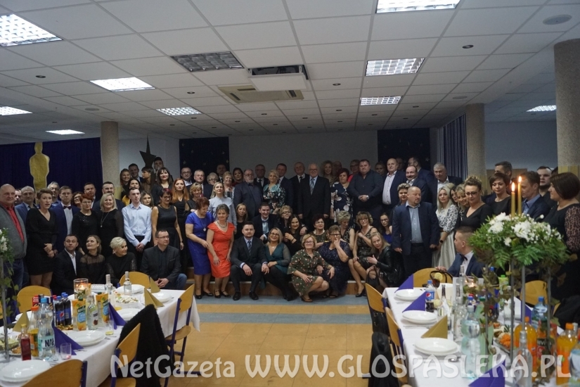 Bal charytatywny w ZSEiT