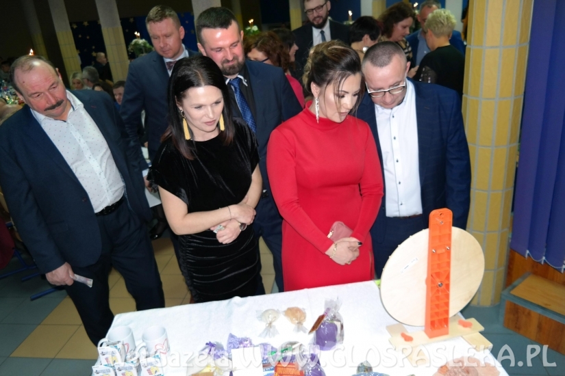 Bal charytatywny w ZSEiT