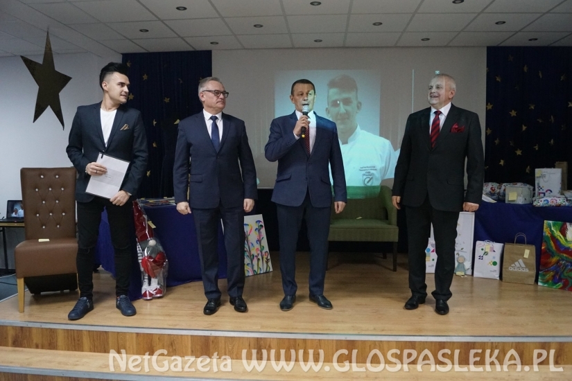 Bal charytatywny w ZSEiT