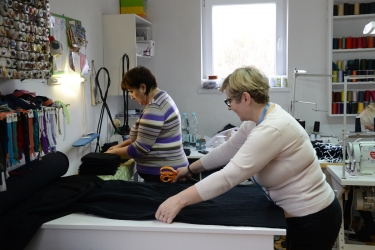 Myśliwi  kupili materiał na maseczki