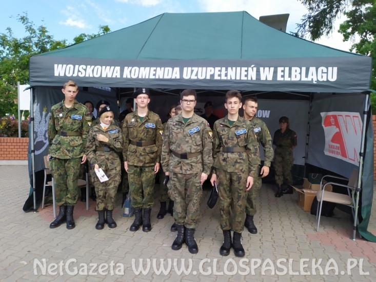 Uczniowie ZSEiT w Pasłęku - żołnierzami Rzeczpospolitej