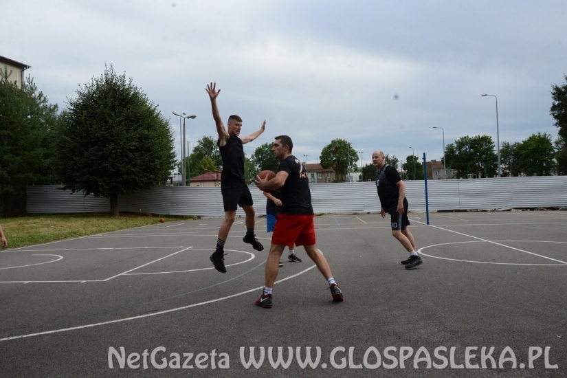 Raz, Dwa, Trzy wygrywa