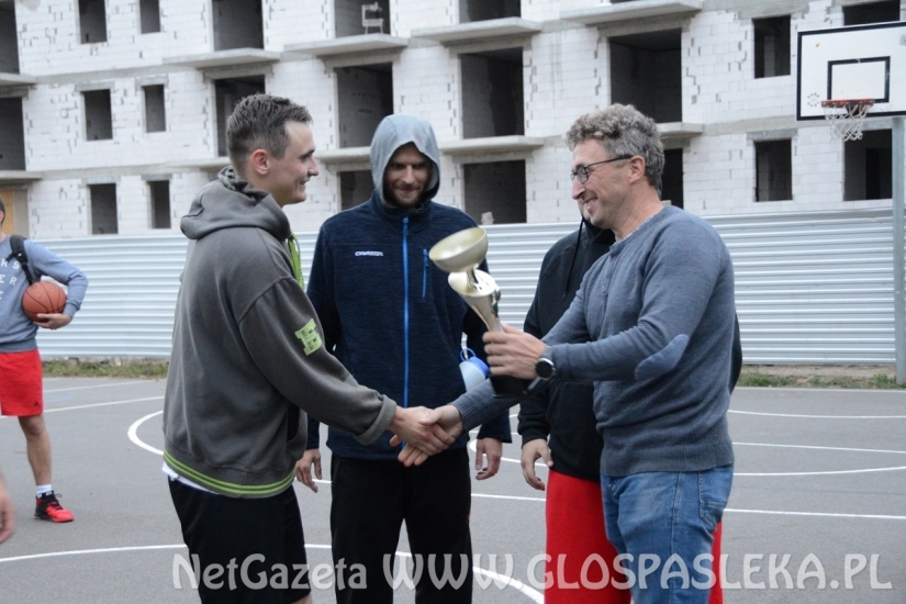 Raz, Dwa, Trzy wygrywa