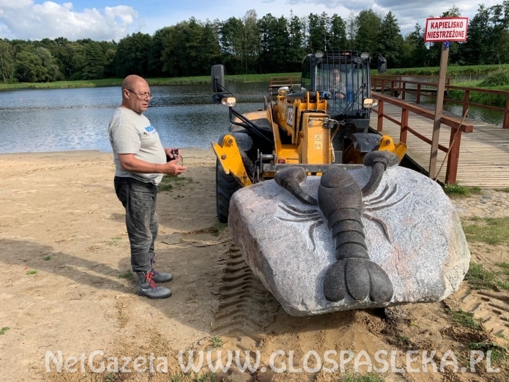 Kamienny rak pilnuje plaży