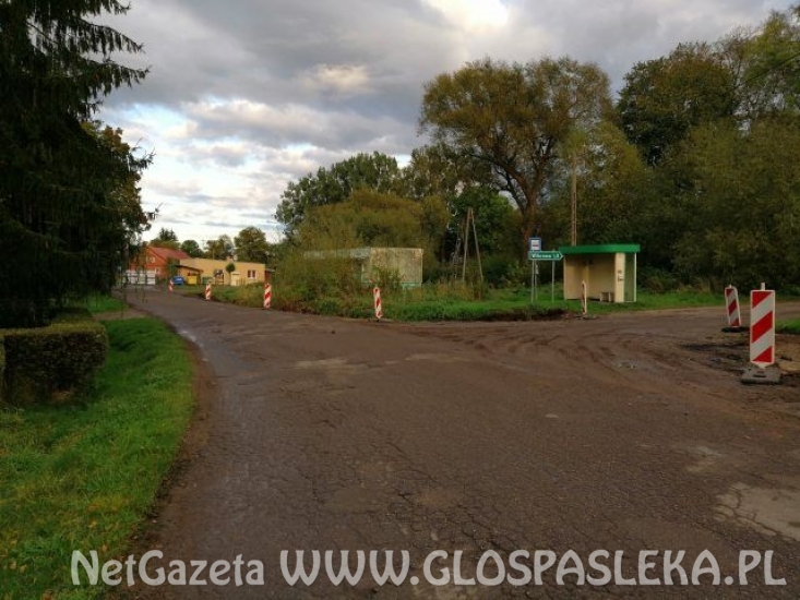 Budują chodnik w Stegnach
