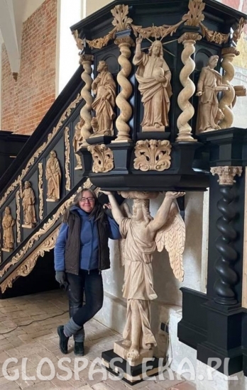 Ambona i baptysterium