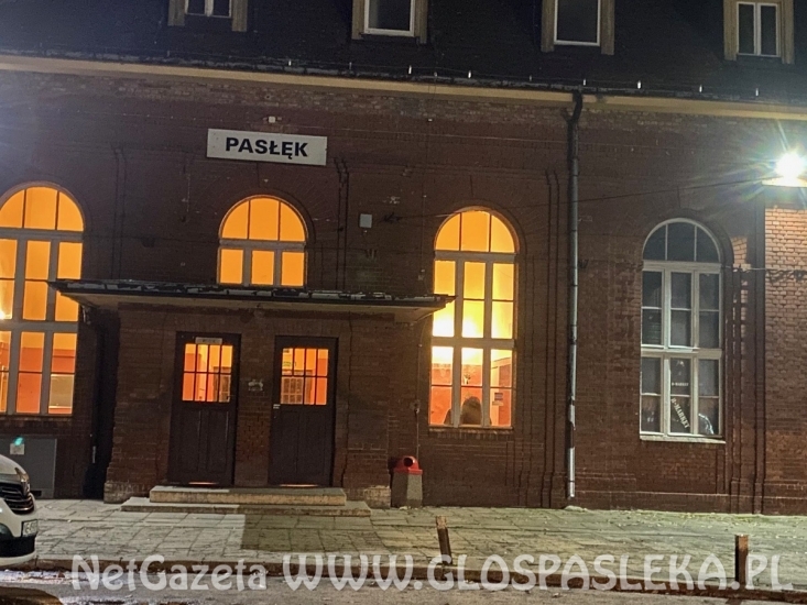 Dworzec wieczorową porą