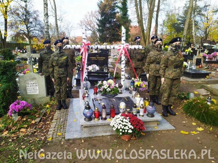 Kadeci ZSEiT pamiętają o Dniu Niepodległości