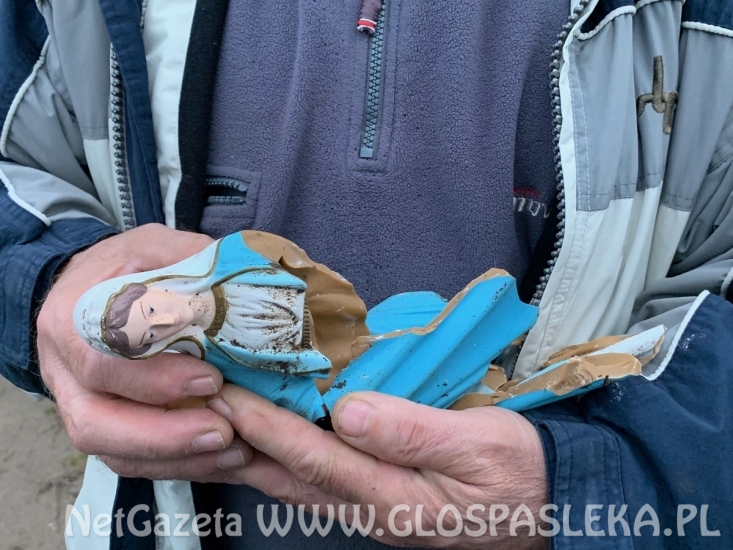 Zdewastowano miejsce wokół Dębu Papieskiego