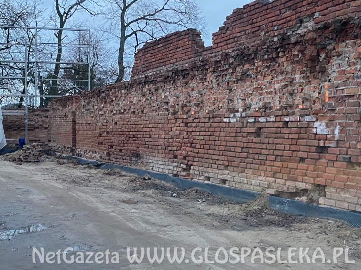 Mury – pierwsze płatności