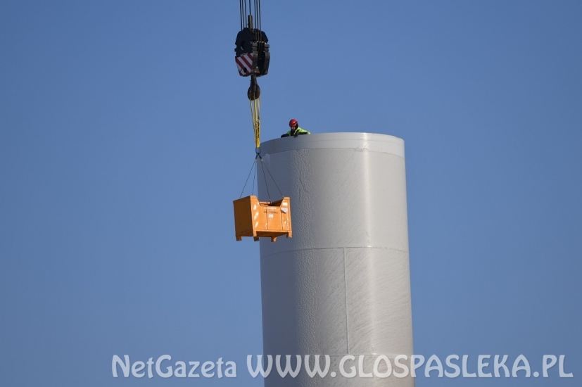 Montaż pierwszej siłowni wiatrowej