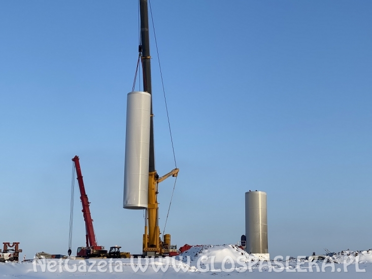 Montaż pierwszej siłowni wiatrowej