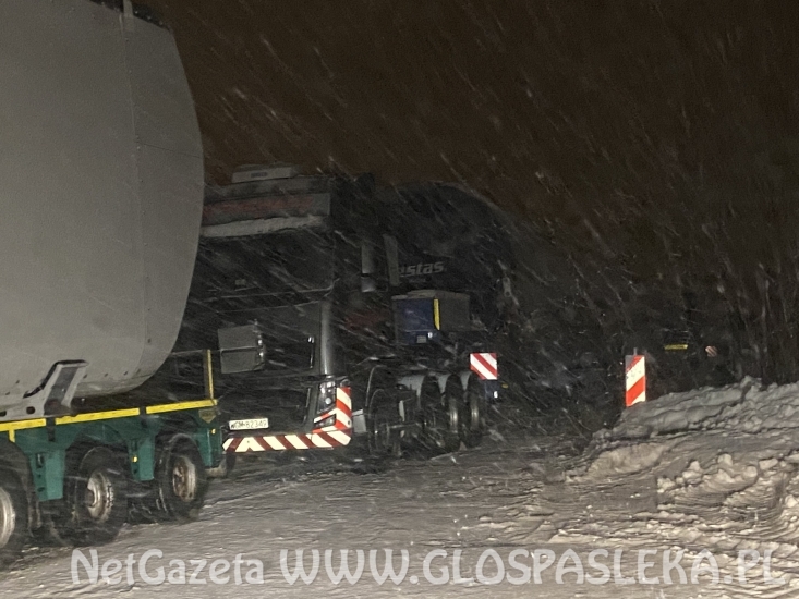 Kolejny nocny transport dotarł na farmę Krasin