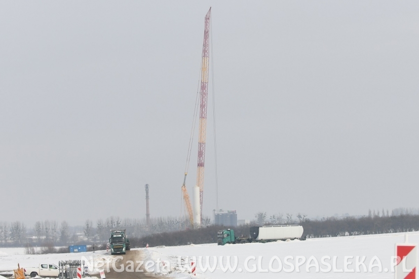 Trwa montaż wiatraków