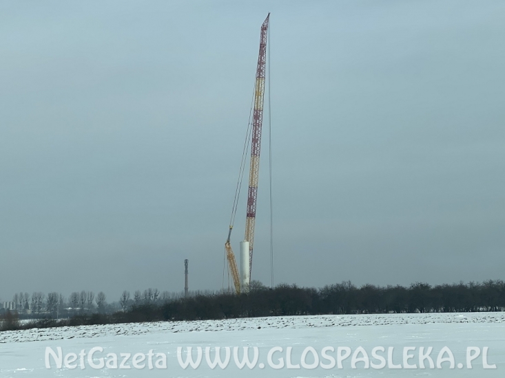 Trwa montaż wiatraków