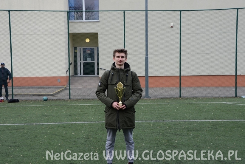 Dobra Zmiana wygrywa