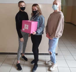 Różowa skrzyneczka w ZS w Pasłęku 
