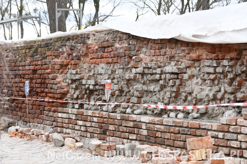 Mury – szybkie tempo remontu