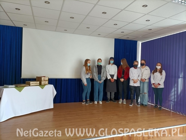 Staropolskie wypieki na polskim stole - konkurs kulinarny w ZSEiT