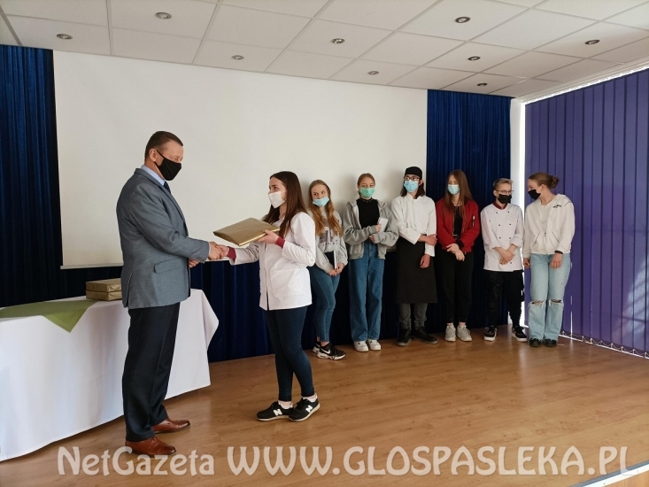 Staropolskie wypieki na polskim stole - konkurs kulinarny w ZSEiT