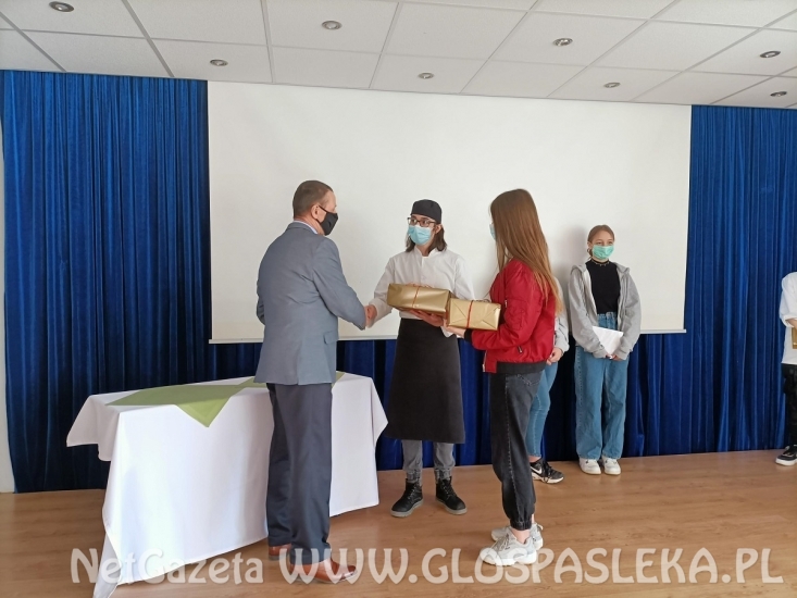 Staropolskie wypieki na polskim stole - konkurs kulinarny w ZSEiT