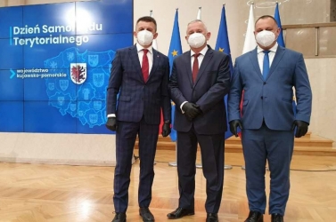 Starosta Elbląski z honorową odznaką zasłużony dla samorządu terytorialnego 